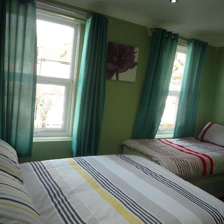 Three Bedroom House Lancaster Road London Exterior foto