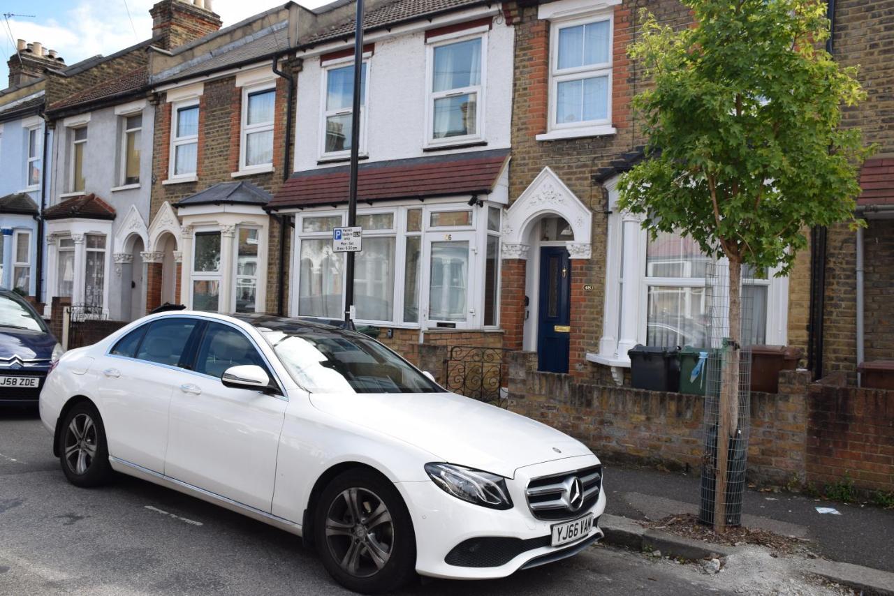 Three Bedroom House Lancaster Road London Exterior foto
