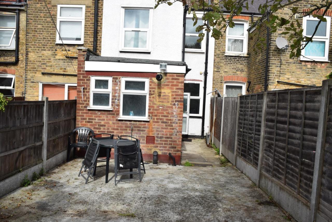 Three Bedroom House Lancaster Road London Exterior foto