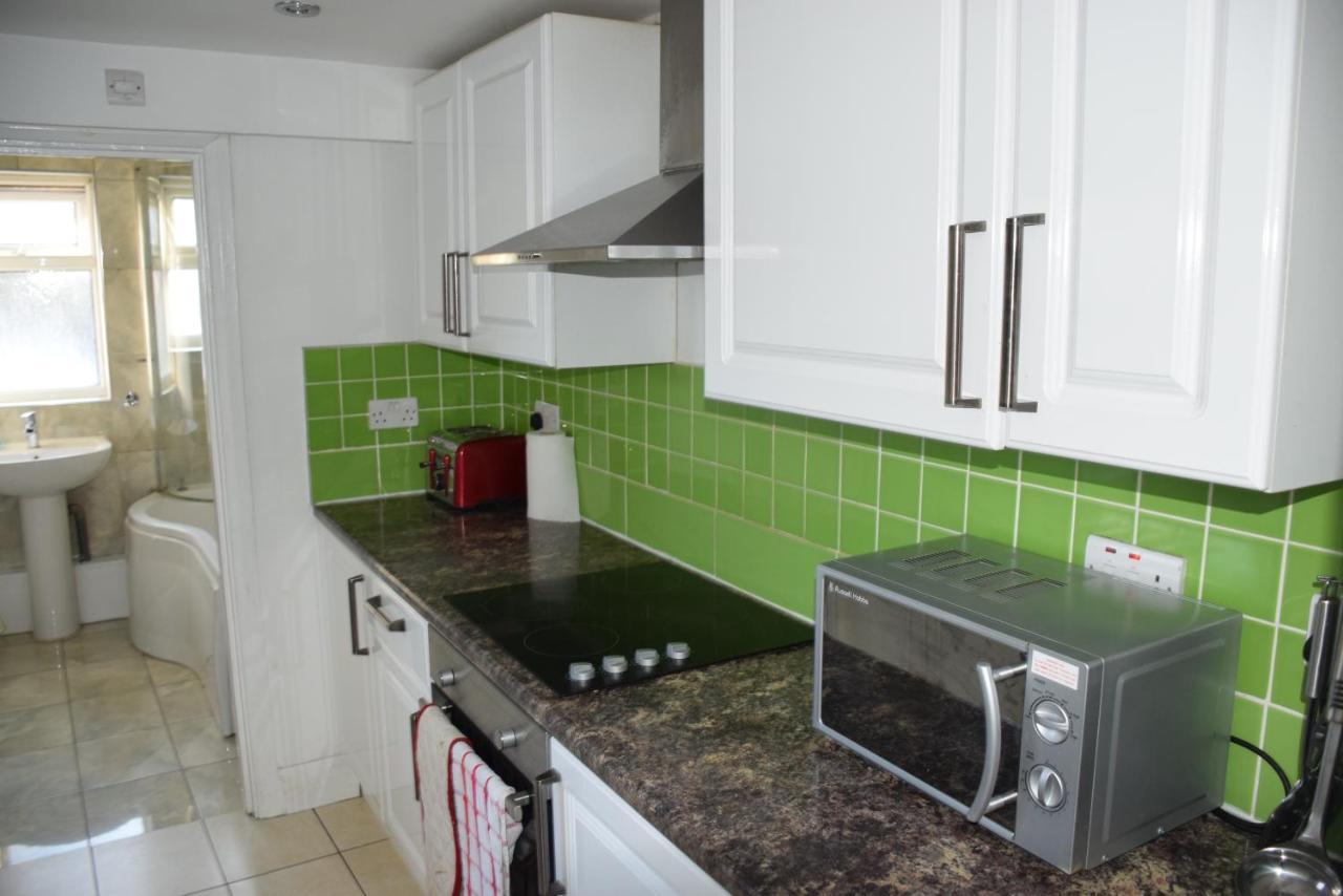 Three Bedroom House Lancaster Road London Exterior foto