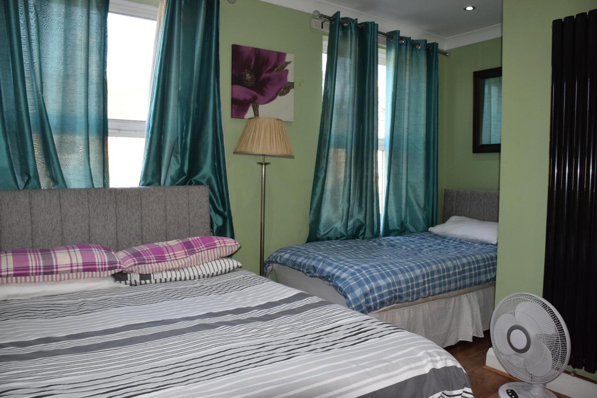 Three Bedroom House Lancaster Road London Exterior foto